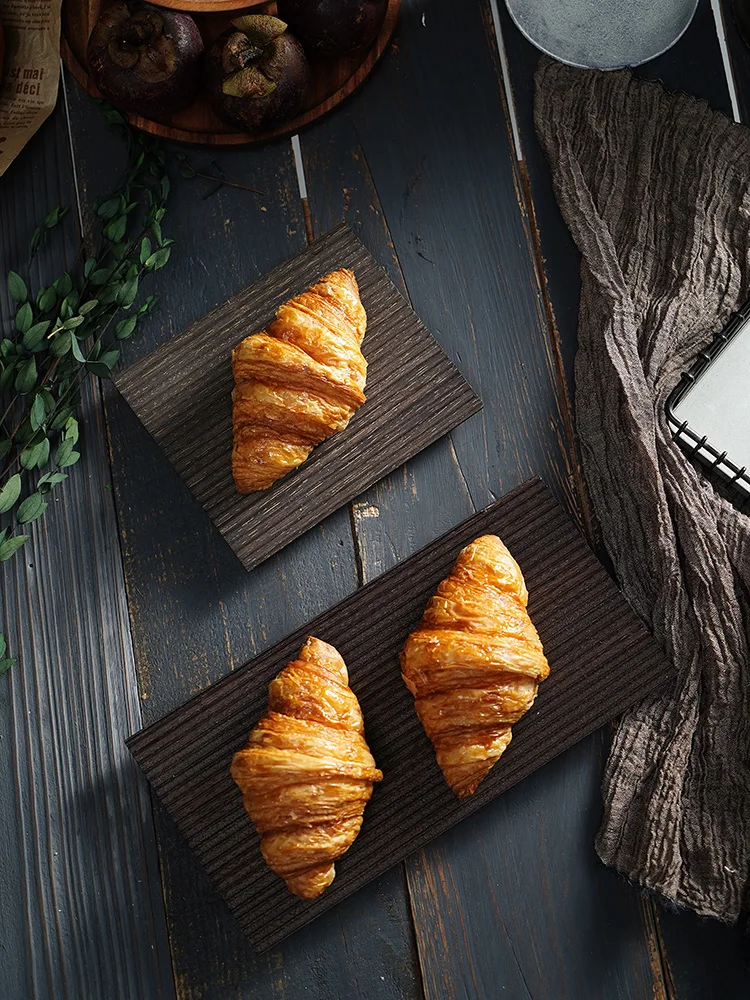 บอร์ดไม้พื้นหลังเก่าอาหารวินเทจอุปกรณ์ประกอบฉากเดสก์ท็อปโทนสีเข้ม