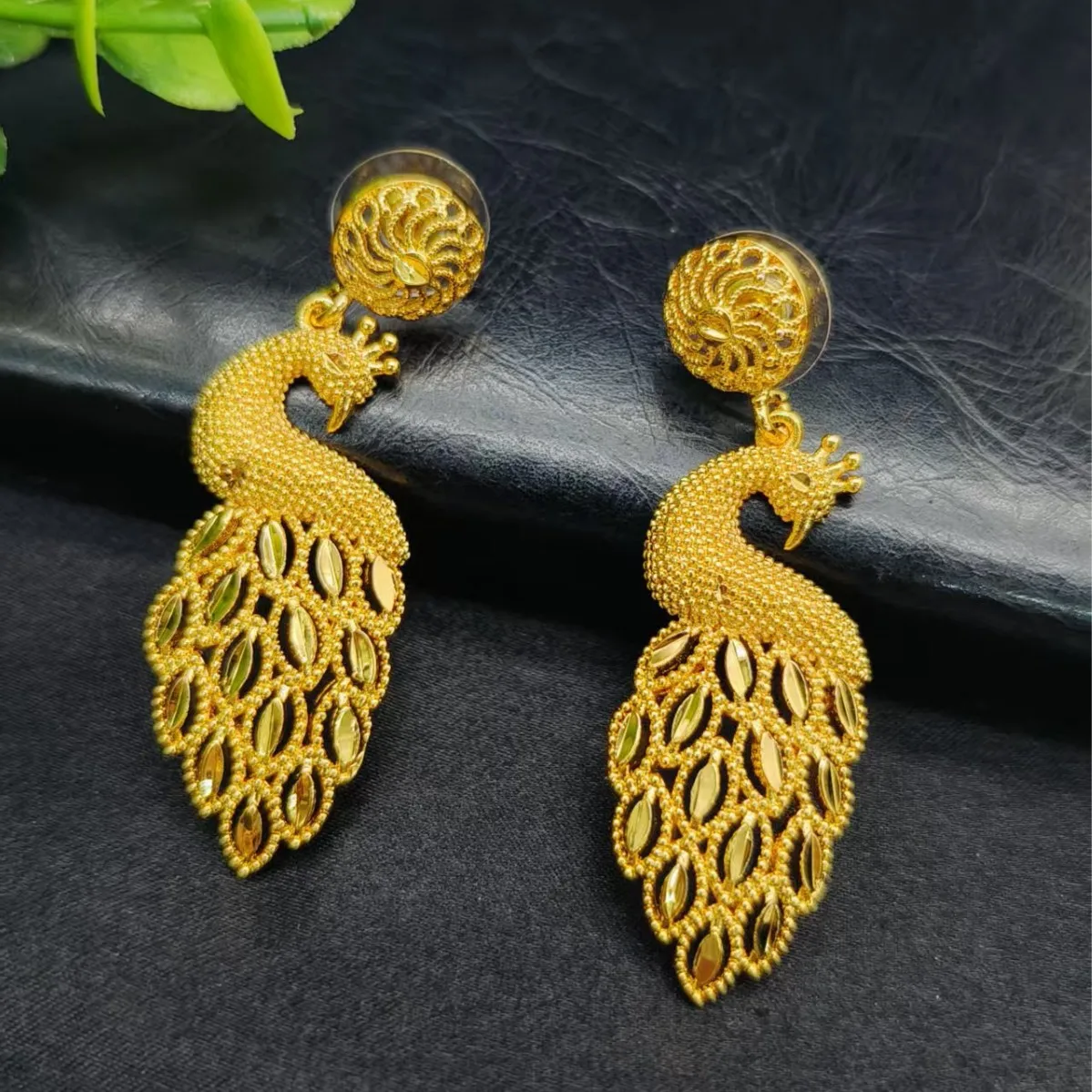 New Dubai Fashion 24K Gold Plated Necklace Earrings Exquisite Engagement Party Jewelry Set for Lover 666 view 2