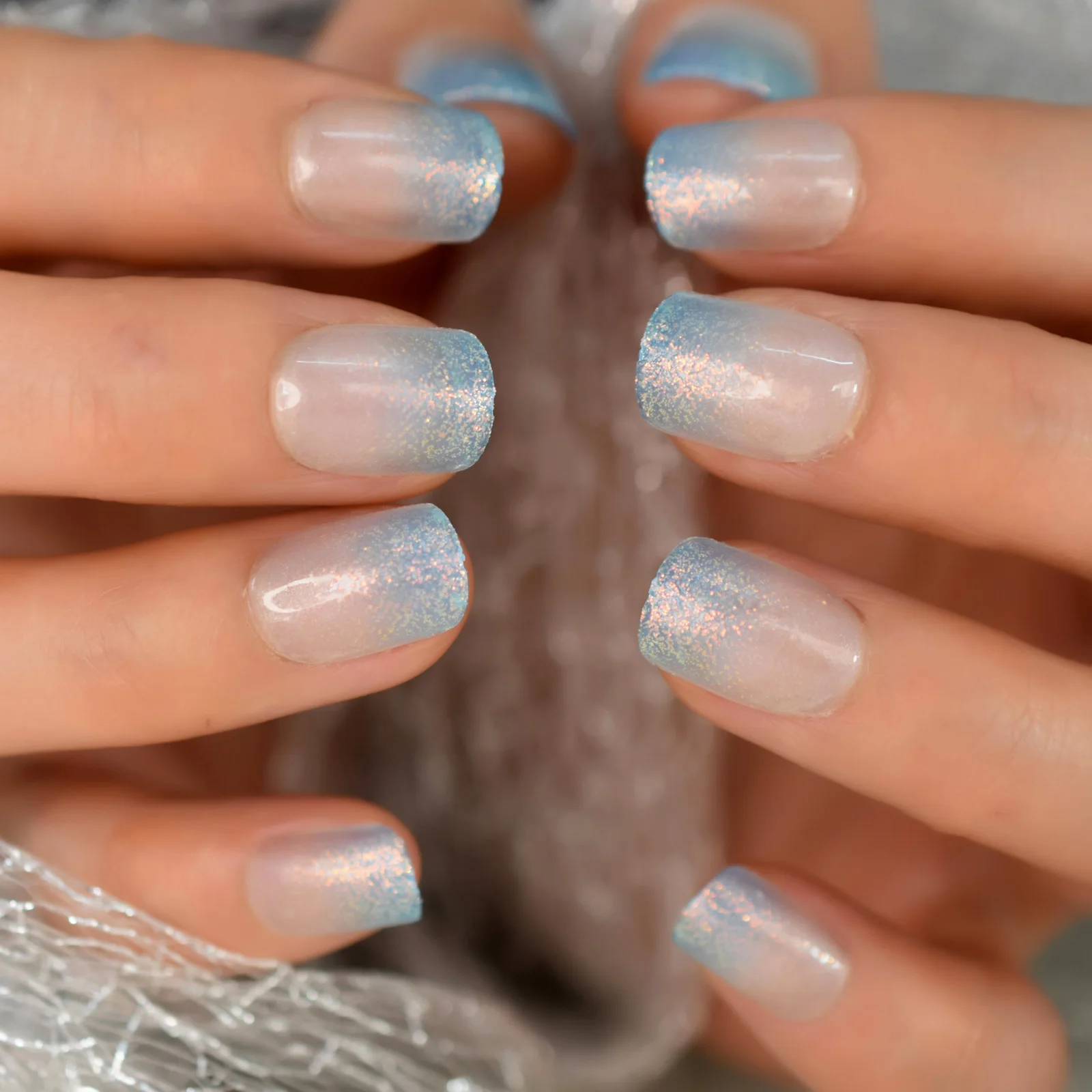 โปร่งใสสีฟ้าเล็บปลอมสแควร์รูปร่าง Glitter กดบนเล็บขายส่งเล็บปลอมที่มีการออกแบบเล็บสั้น