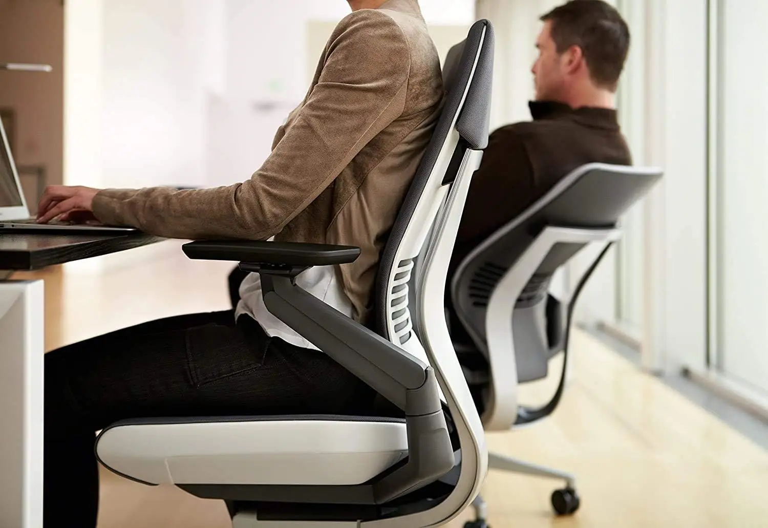 Gesture Office Chair Ergonomic Work Chair with Wheels for Carpet  Comfortable Office Chair  Intuitive-to