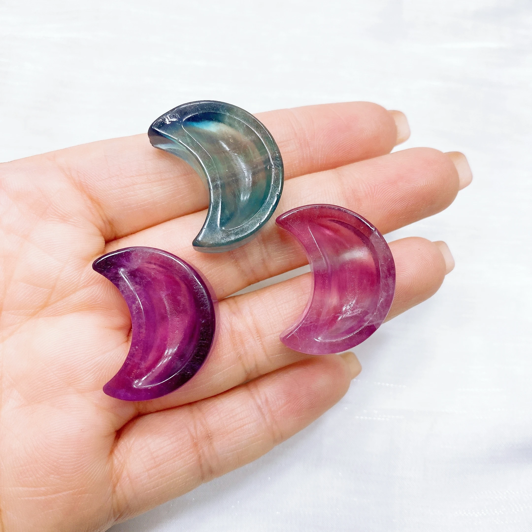 

Natural Ranbow Fluorite Craft Crystal Stone Hand Carved Reiki Healing Home Decoration DIY Jewelry Ornament For Child Cute Gift