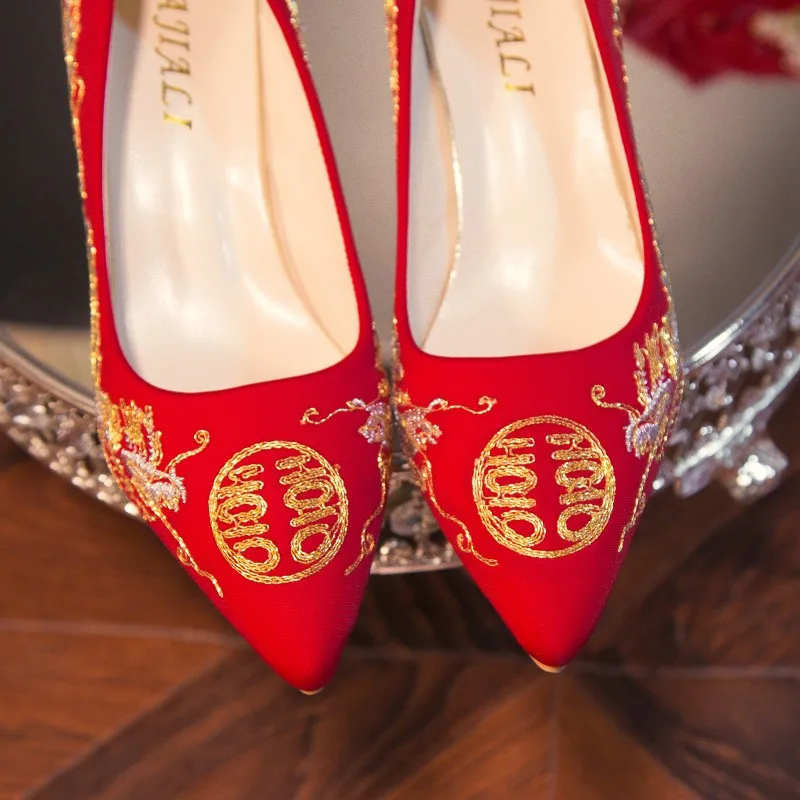 Chinese Style Embroidery Bridal Shoes 2024 New Red Pointed Toe Thin Heels Wedding Shoes Woman Elegant Embroidery High Heel Pumps