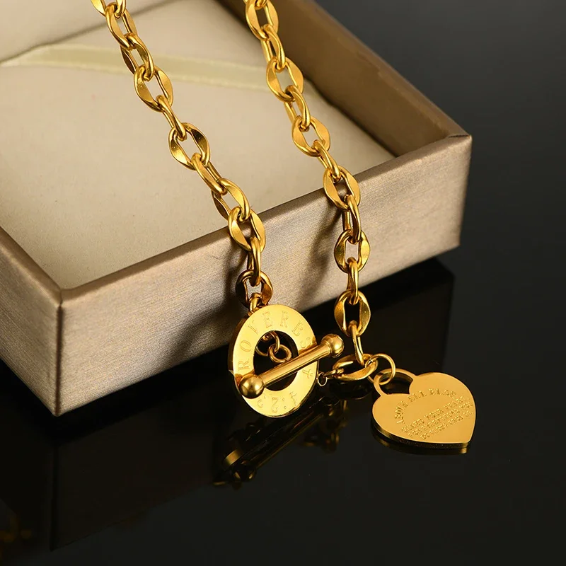 fashionable and exquisite heart-shaped stainless steel english engraved necklace suitable for daily dressing and travel jewelry