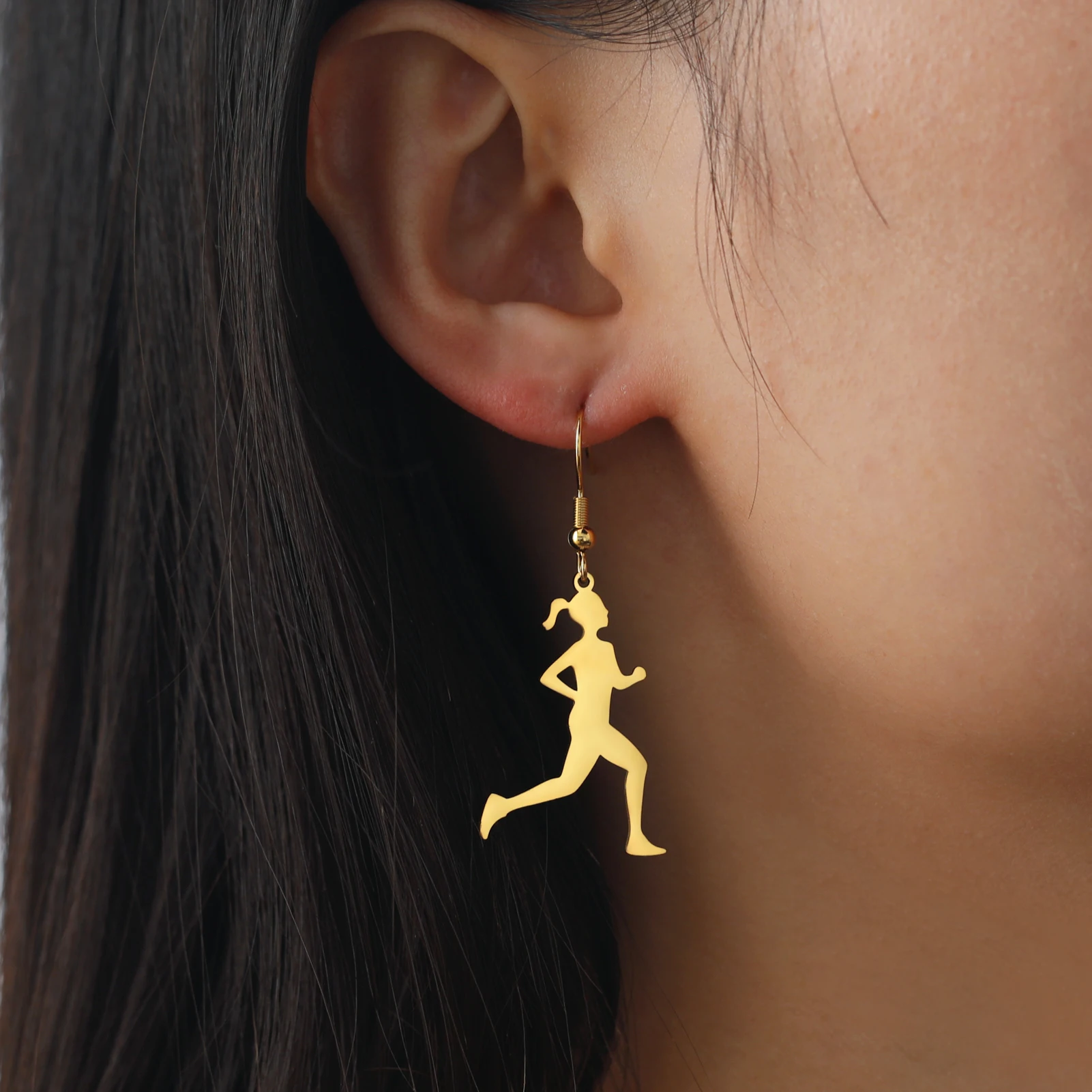 Unift Running Girl Dangle Earrings Stainless Steel Runner Earrings for Women Fashion Sport Marathon Jewelry Fitness Lovers Gift