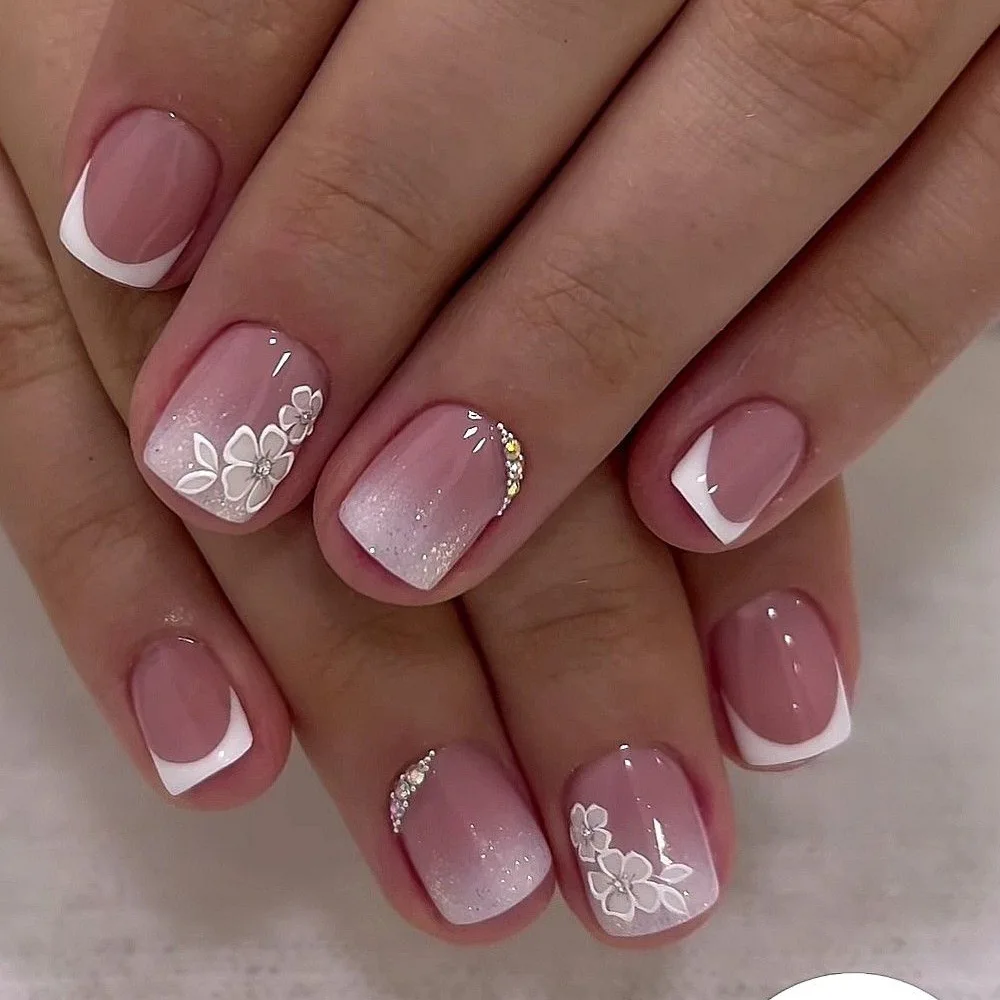 

24Pcs Gradient White Fake Nails with Flower Design Simple French False Nails Short Square Head Wearable Press on Nails Tips