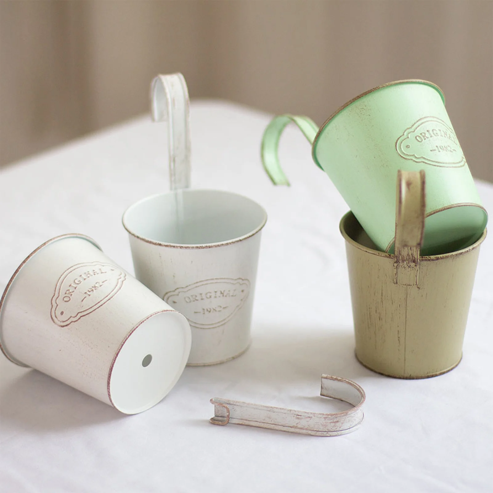 

2Pcs Iron Hanging Flower Bucket Balcony Gardening Plant Pot Mini Hanging Bonsai Planter Balcony Flower Bucket Gardening Bonsai