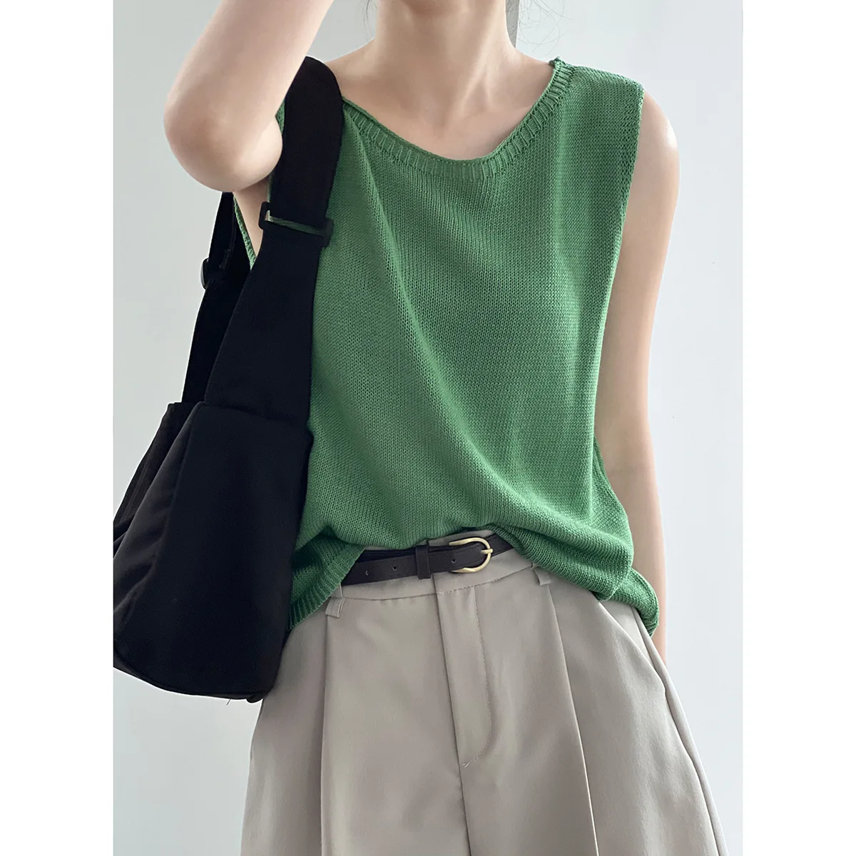 

Minimalist Solid Color U-neck Knitted Vest 2024 Summer New Loose Fitting Inner and Outer Wearing Vest