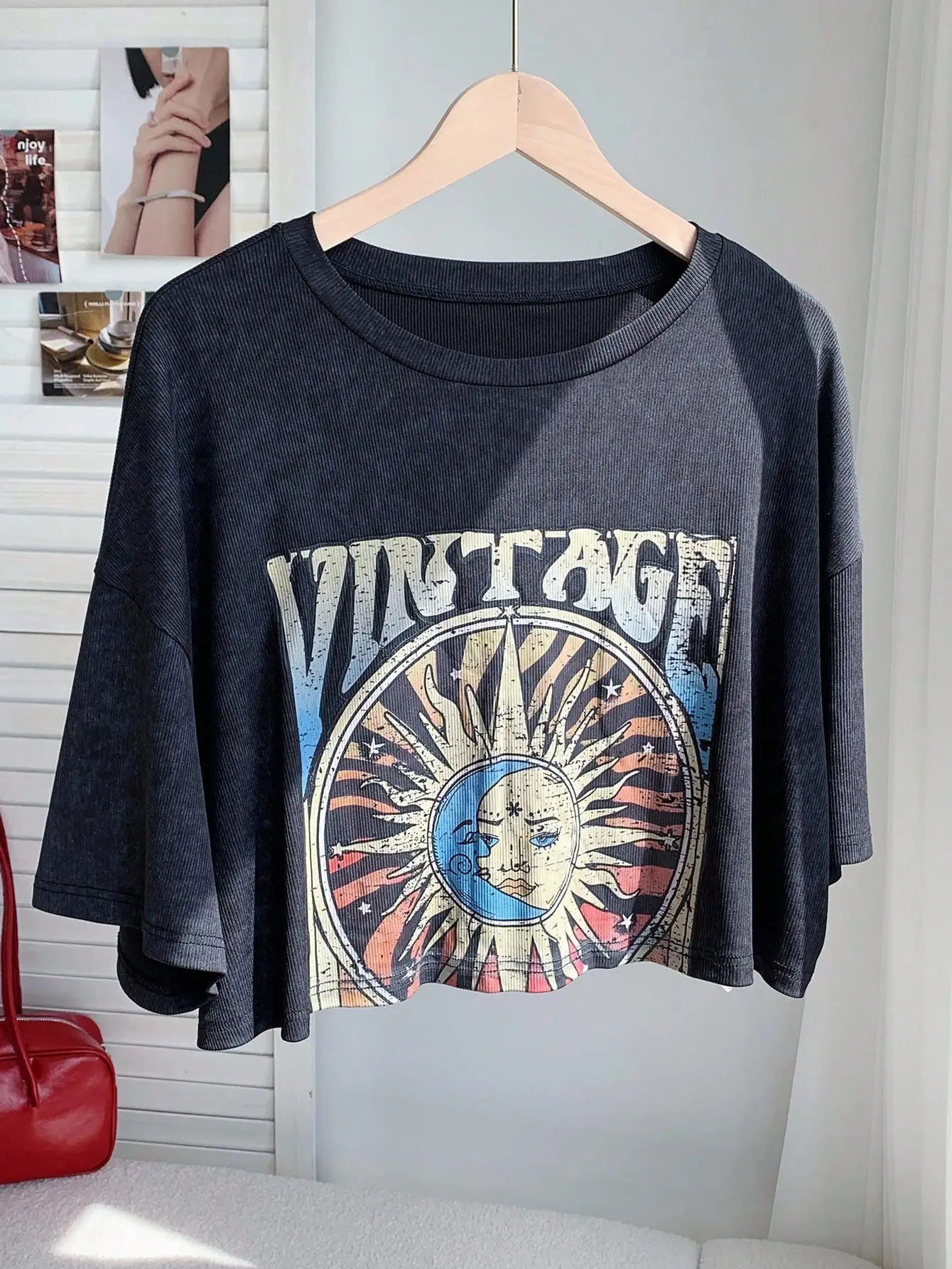 

Винтажная футболка свободного кроя с принтом, укороченная, с графическим рисунком Солнца и Луны, с коротким рукавом