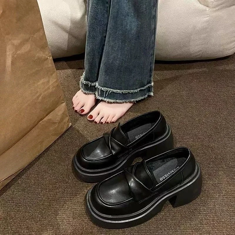 

2025 New Women White Loafers Thick Sole Retro British Style Spring Autumn Casual Fashion Shoes