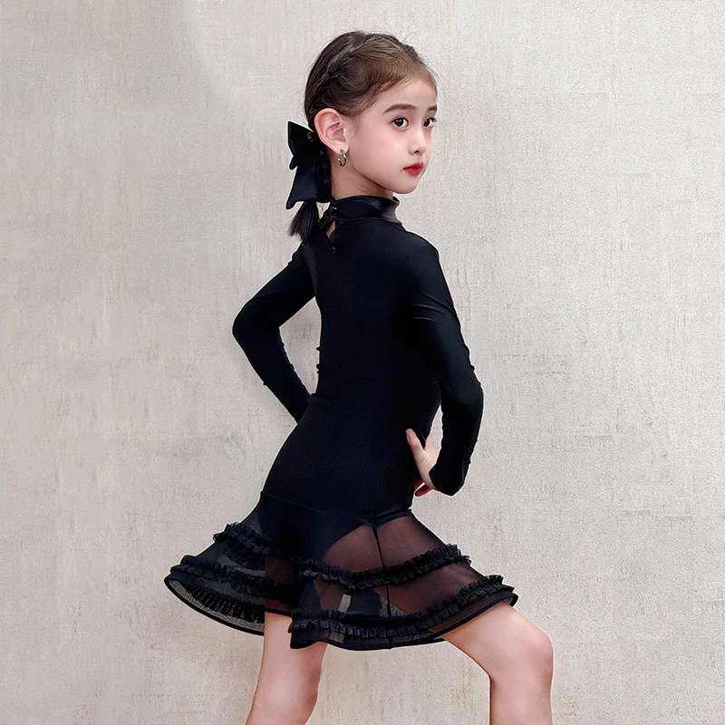 2025 Vestito da ballo latino per ragazze maniche lunghe Nero Abbigliamento da competizione Bambini Cha Cha Rumba Costume da ballo latino DNV25001