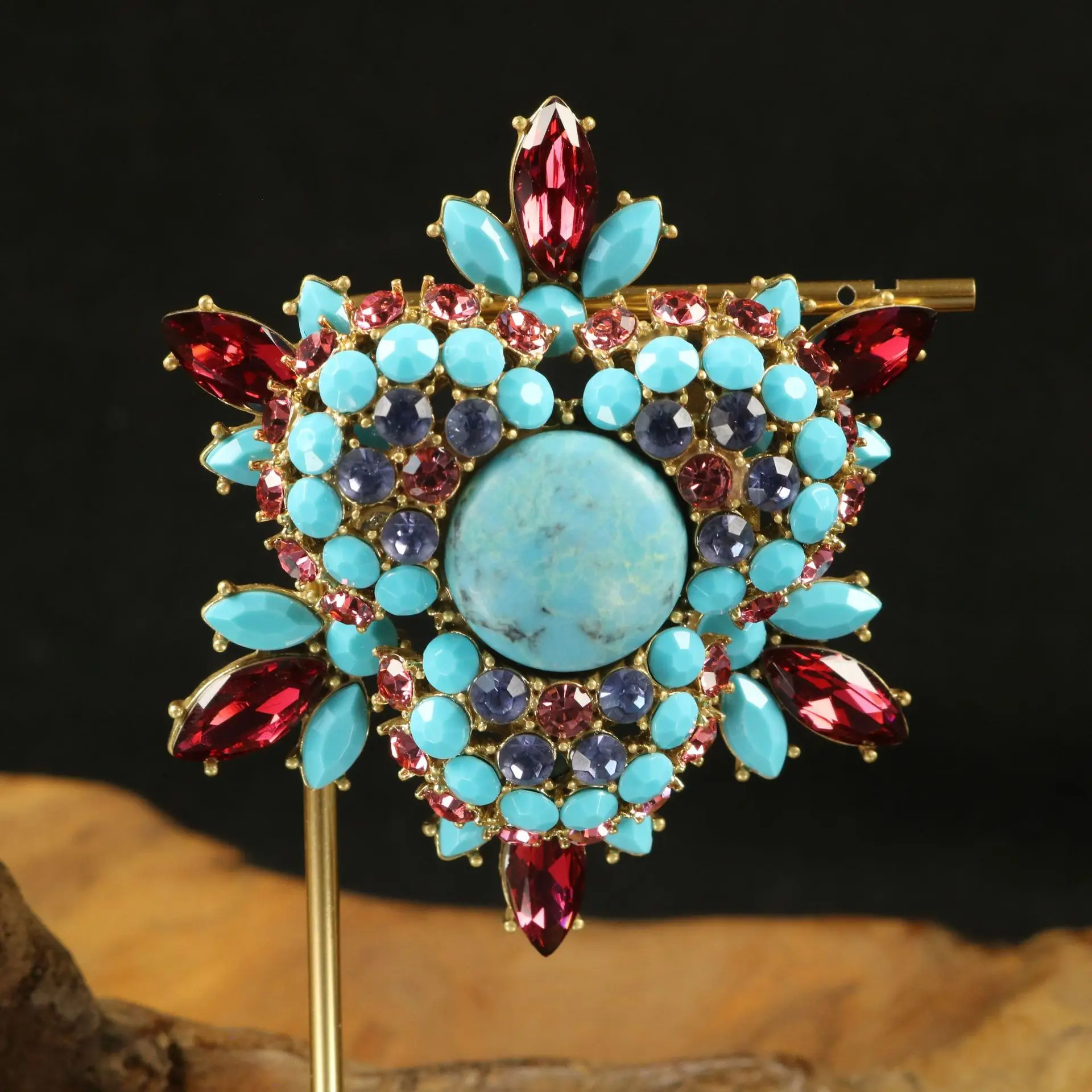 Medieval Brooch Court Style Turquoise Inlaid Zircon Brooch Personalized Fashion Light Luxury Versatile Elegant Niche Pin