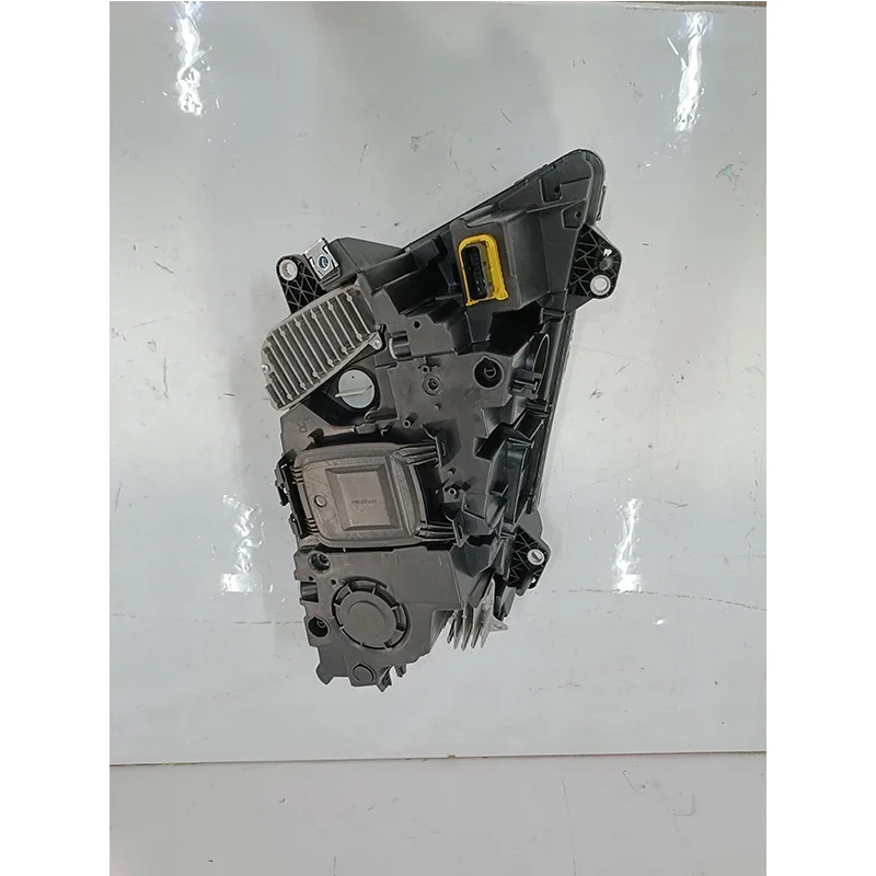 HC-T-7688 Coach LED مصباح الرأس 21221129 / 21221130 / 22239217 مصباح أمامي مدمج للحافلة مع لمبة