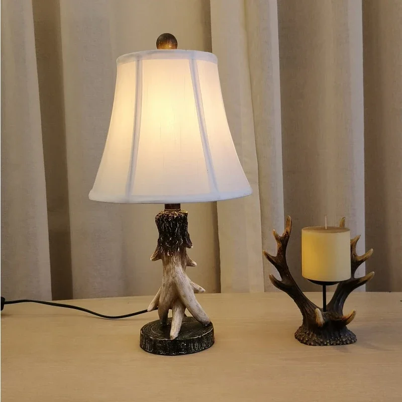 TINNY lampu meja tanduk rusa Nordic, lampu meja dekorasi unik dan kreatif lampu samping tempat tidur LED Retro Amerika