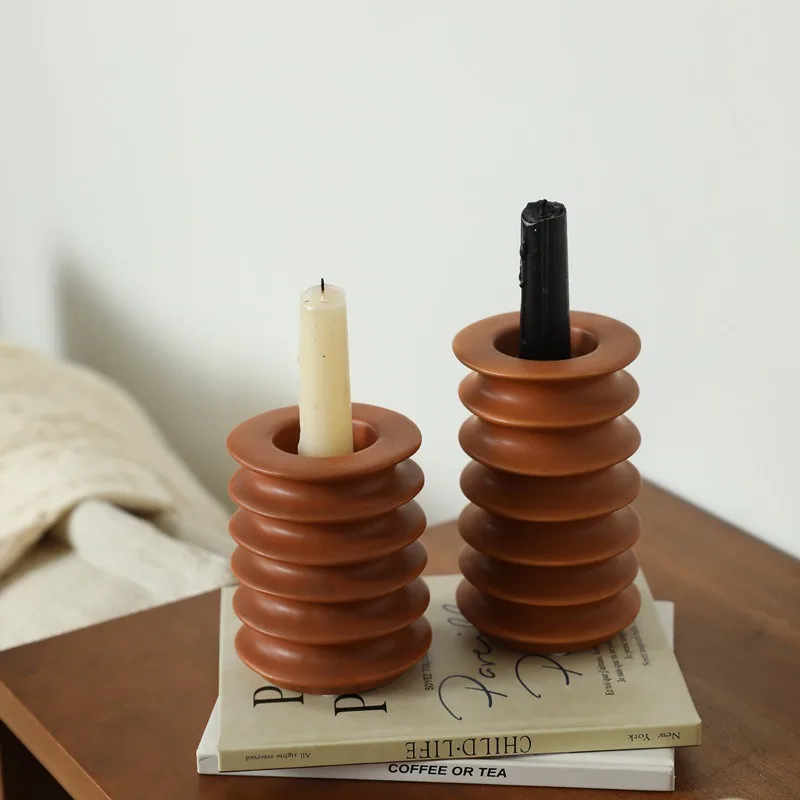 

Керамические винтажные креативные подсвечники, однотонные спиральные овальные подсвечники, простые художественные настольные украшения ручной работы для дома