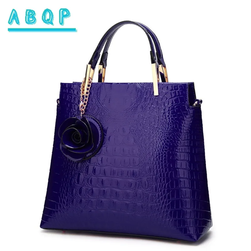 2025 جديد براءات الاختراع والجلود المرأة حقيبة مخطط حقيبة يد المرأة Crossbody حقيبة كتف شل حقيبة سعة كبيرة السفر في الهواء الطلق