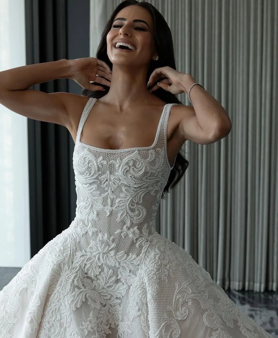 Fashion Wedding Dresses Appliques Bridal Gowns Spaghetti Straps Pearls A Line Princess Mermaid Customized Vestidos De Novia