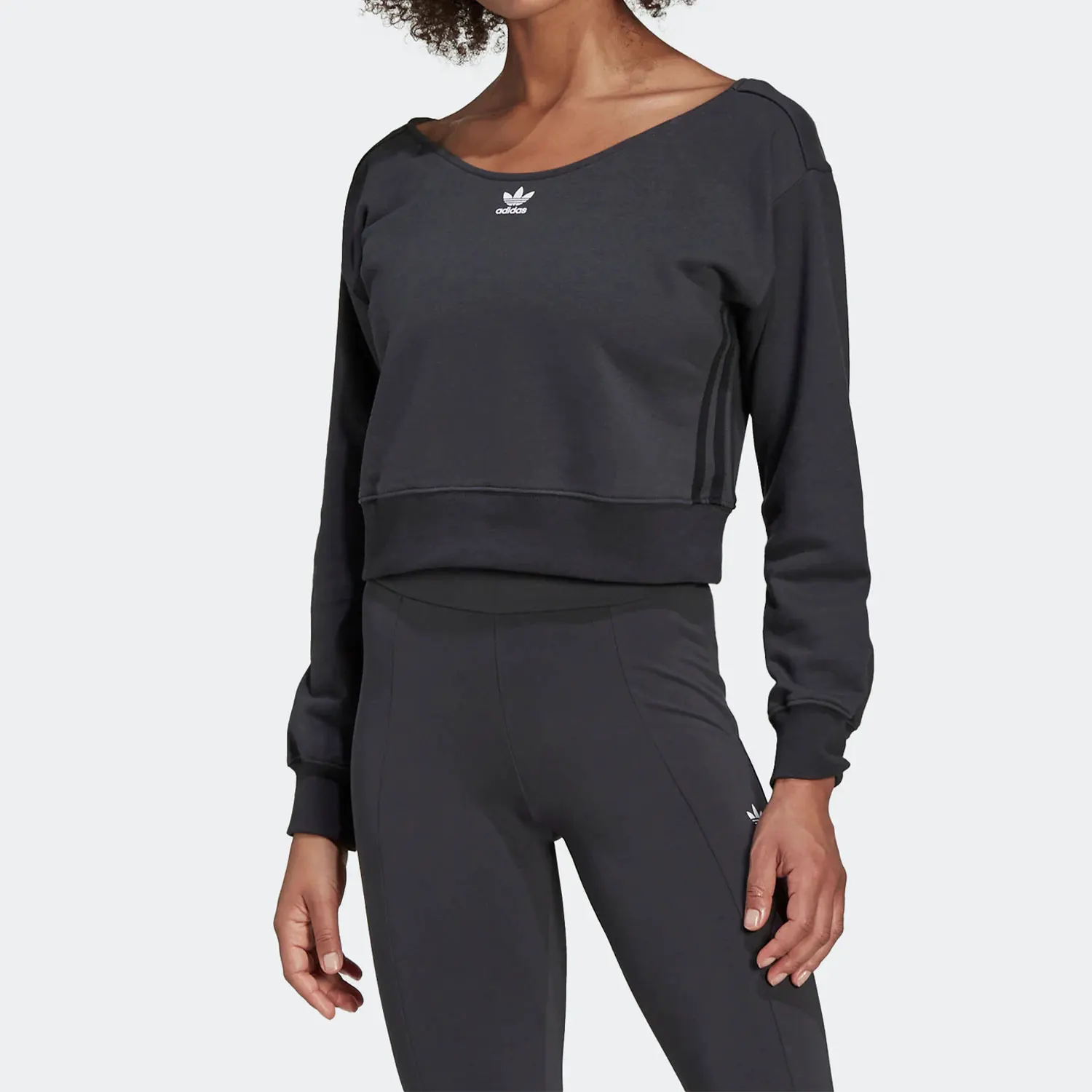 

Adidas genuine Three Stripes Season New Women's Sweatshirt HU1647