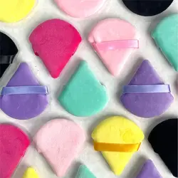 A pack of 5 multi-color optional triangle powder puff soft skin makeup feel fine for home or travel use