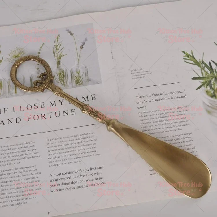 Brass Retro European Beef Bone Long Handle Shoe Lift Light Luxury Household Goods Personalized Creative Shoe Pulling Shoe Artifa