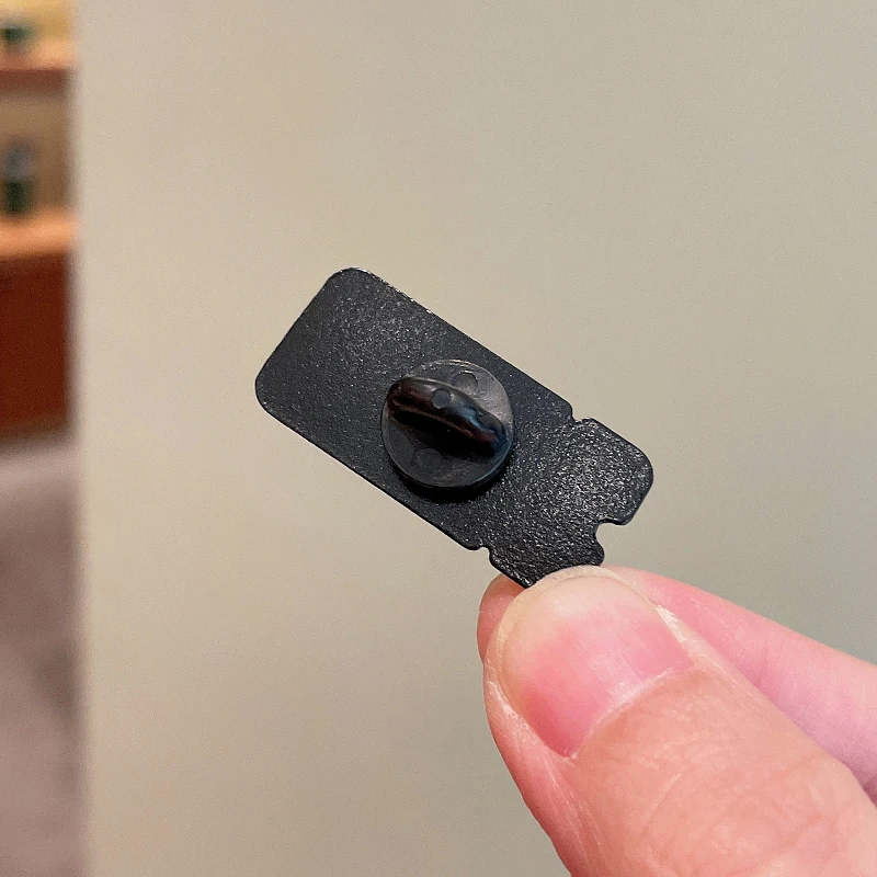 رائعتين على الطريقة اليابانية تذكرة الطائرة بروش للجنسين زوجين شارة الصعود تمرير دبوس الملابس زر بروش التبعي