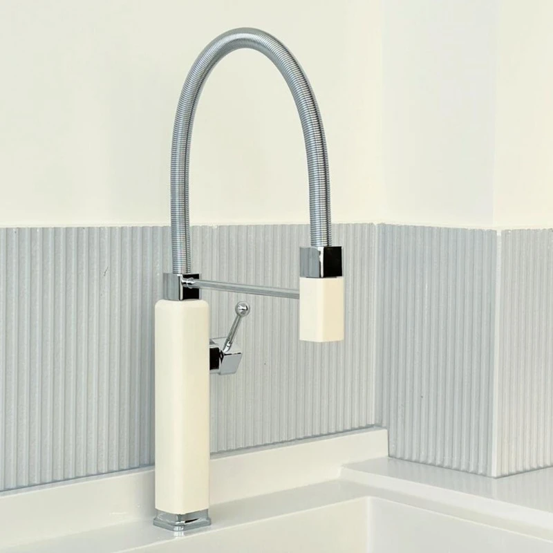 Retro two-in-one hot and cold telescopic pulling small round slot large single slot faucet all copper