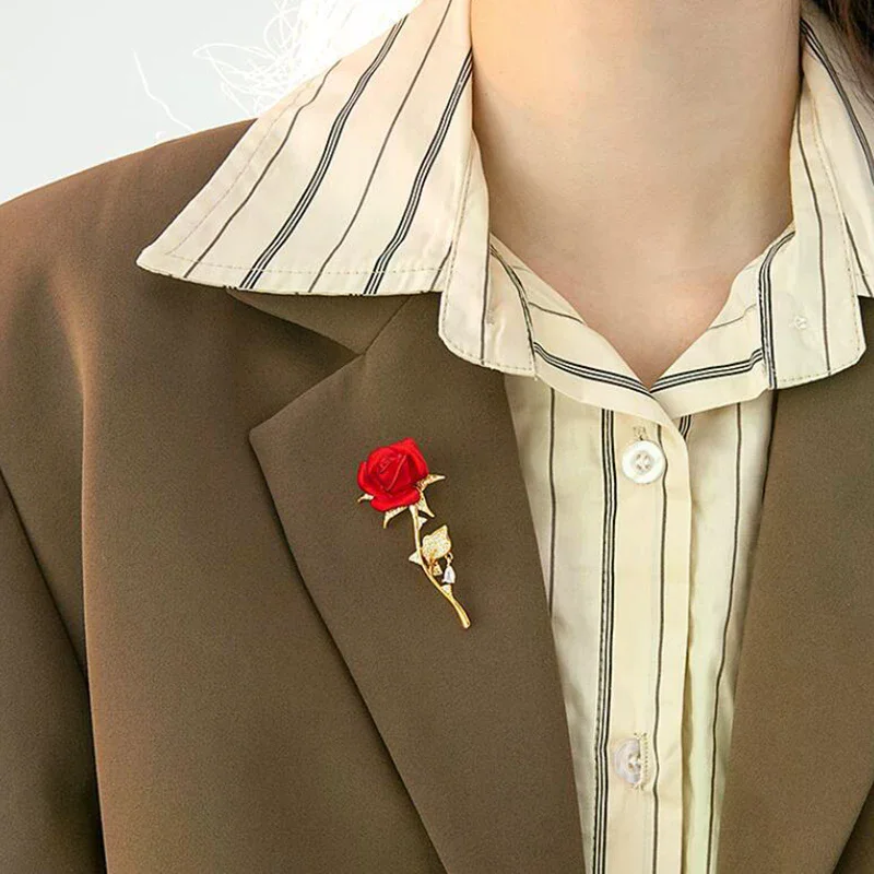Creative Beautiful Rose Flower Brooches Collection For Women Lady Elegant Flower Pin Summer Design Party Valentine's Day Gift