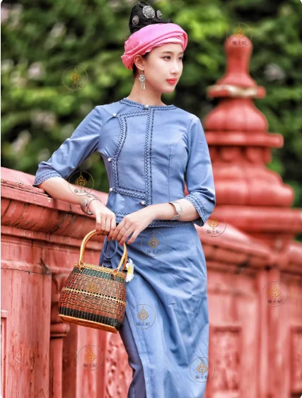 

Chinese Dai Women's Retro Slim Fit Round Neck Mid Sleeved Skirt