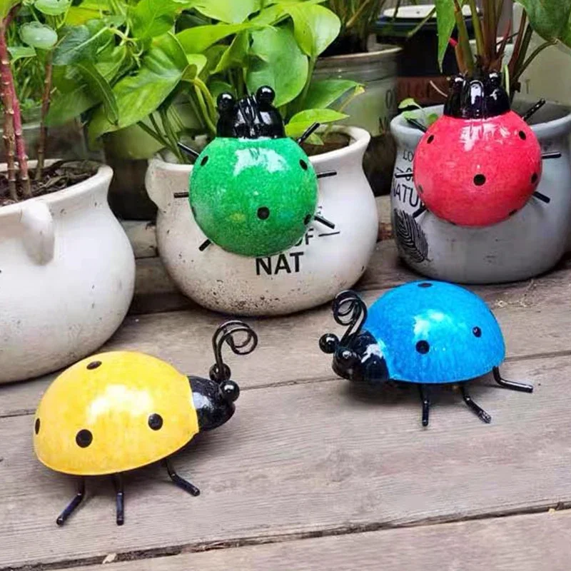 Mini Iron Ladybug Beetle Fence Hanger Wall Hanging Ornament Statue Patio Outdoor Garden Figurine Sculpture For Home Decoration