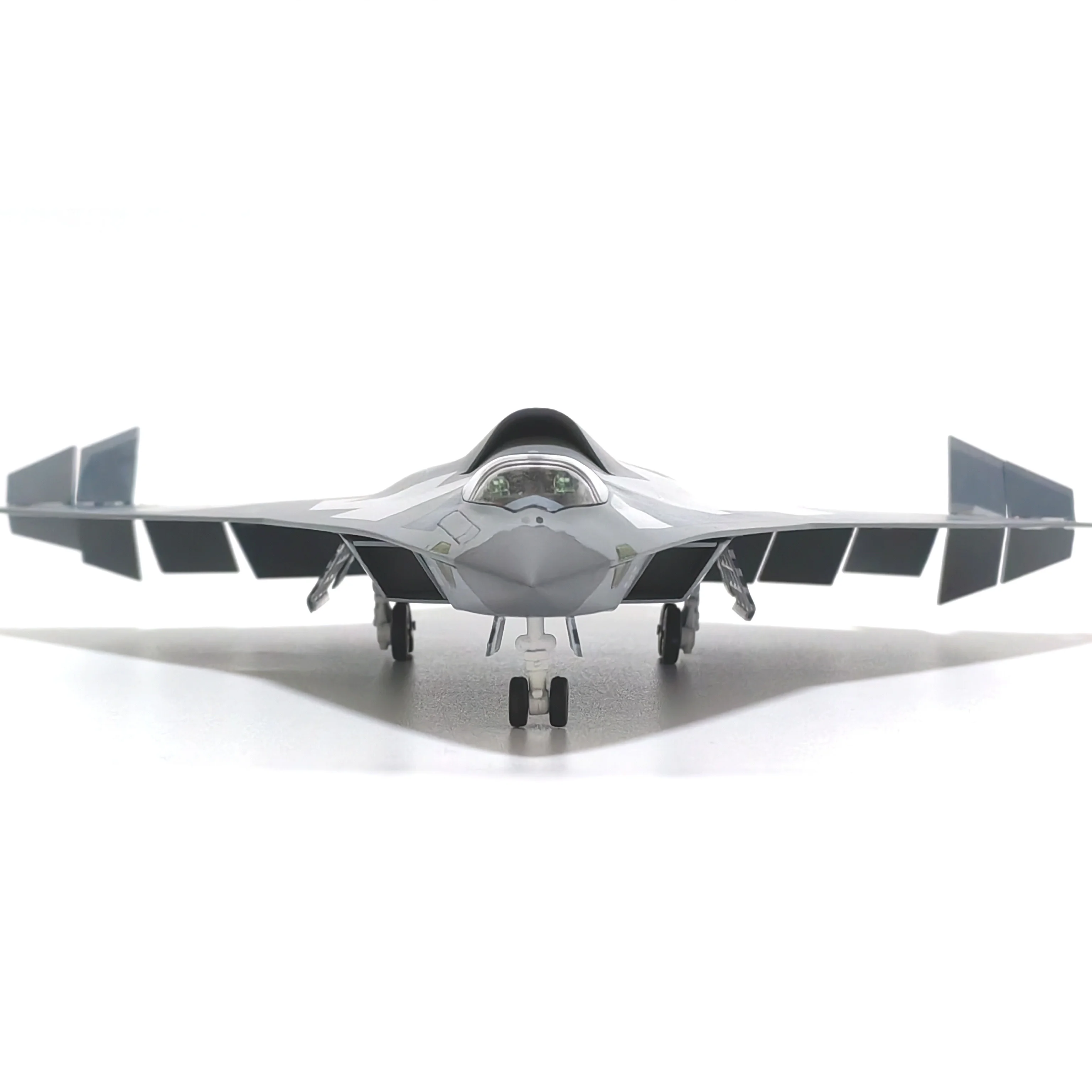 J36 1/100 Metal Scale Model (Including Base) Scale Model Home Placement, Collection and Decoration Creative Gift