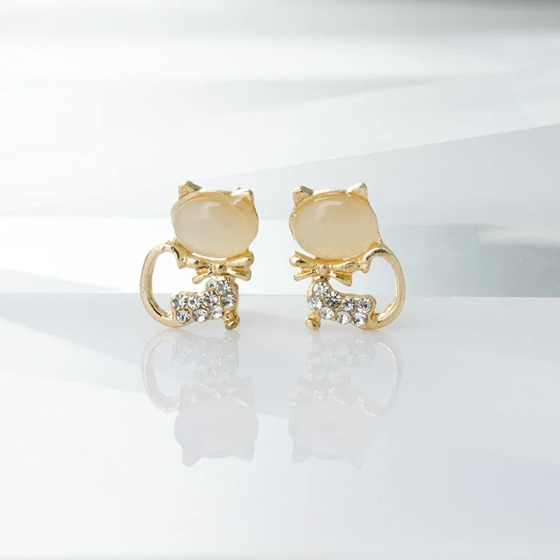 Korean Hot Sales Fashion Lovely Cat Stud Earrings For Women Rhinestone Jewelry Girls 2023 New Custom Jewelry