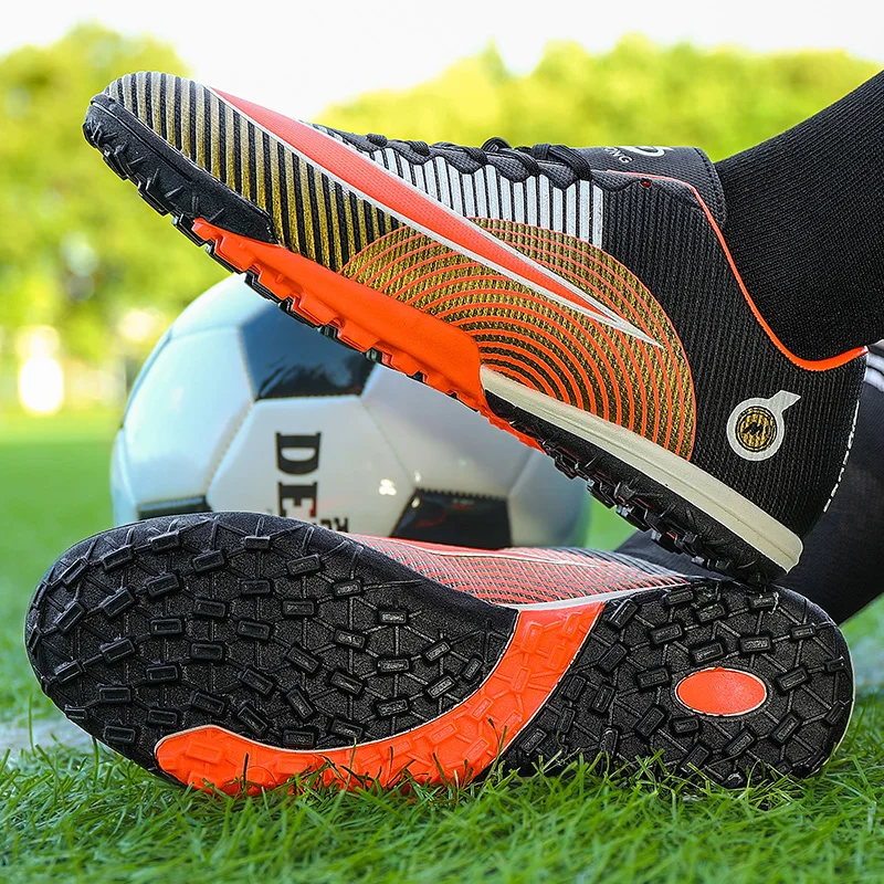 

Professional New Men Soccer Shoes Unisex Breathable Sports Cleats Football Boots Outdoor Ultralight Non-slip Seamless