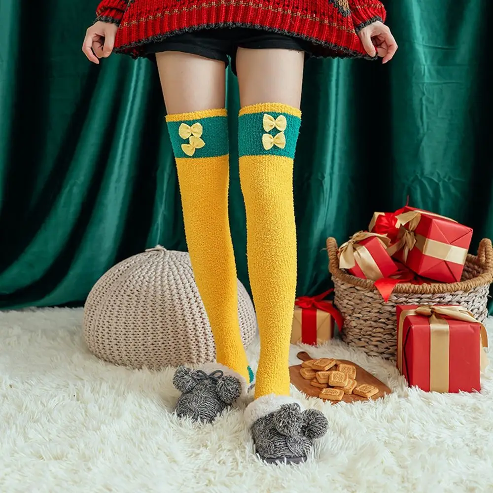 

Comfortable Stripe Santa Claus Coral Fleece Bow Elk Snowman Floor Socks Cotton Calf Socks Ladies Hosiery Christmas Stockings