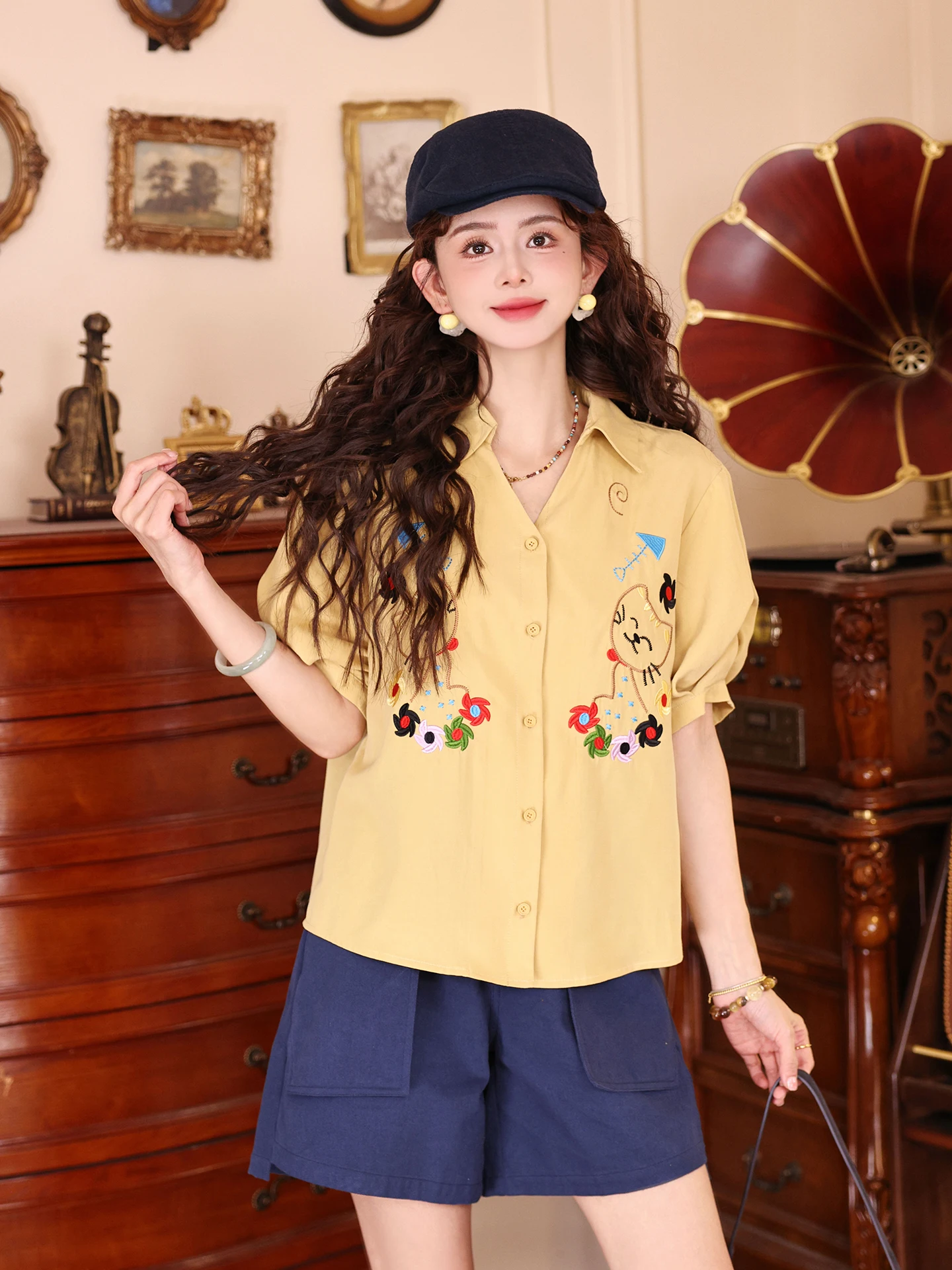 

Chen Jiajie Summer Women's Loose Yellow ort Sve irt Embroidered Design Versatile Comfortable Breathable V-ne Button-up