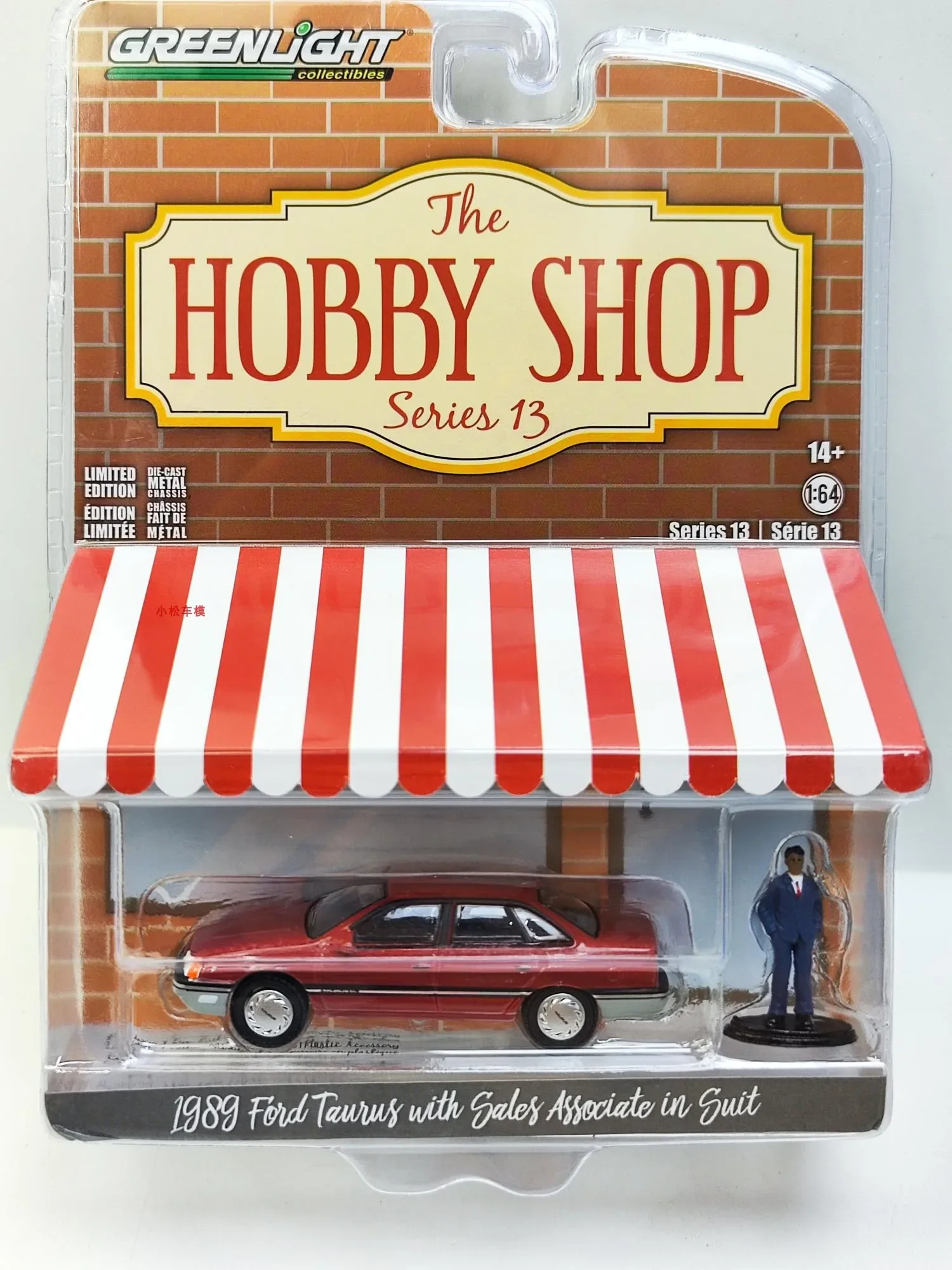 Model  1:64 Hobbies Store Series 13-1989 Ford Taurus&Suit Doll car model