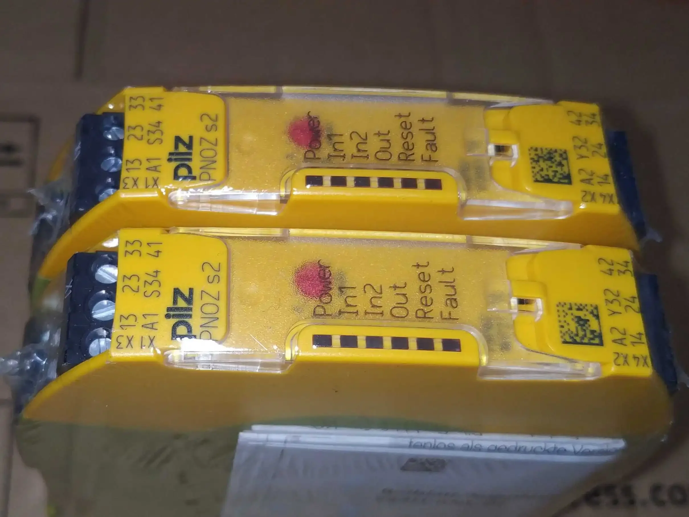 PNOZ S2 Serial Number 750102 Brand New Original Genuine PILZ Pilz Safety Relay Fidelity Genuine