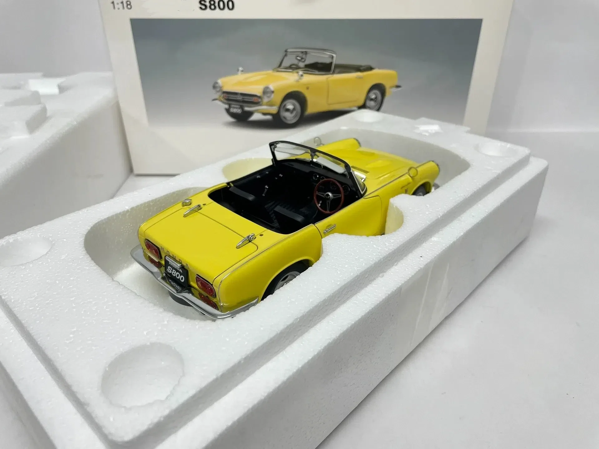 โมเดลรถยนต์ Autoart 1:18 S800 Convertible สีเหลือง JDM รุ่นจำลอง ลิมิเต็ดอิดิชั่น แบบเปิดได้ทุกส่วน ทำจากโลหะผสม ของเล่นสะสม ของขวัญ