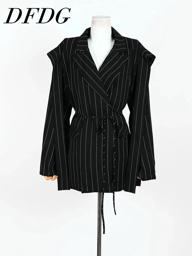 

DFDG Irregular Solid Color Minimalist Design Sense 2025 Spring Autumn New Women's High-quality Short Sleeved Loose Suit Jacket