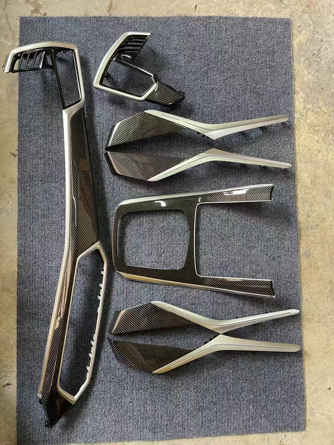

For Mercedes Benz high-quality carbon fiber interior parts 205 218 213 166 167 for BMW E46 E60 E90 F10 F30 G20 car