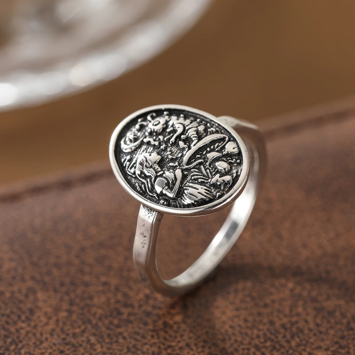 Retro Distressed Oval Relief Ring in Copper Material for Ladies' Jewelry. Ideal for Daily Wear.