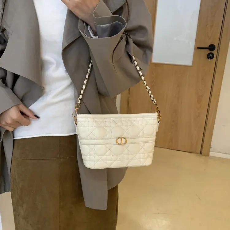 

2026 New Arrival High-End Diamond Embroidery Women's Bag, Retro Niche Style, Versatile Shoulder Crossbody Dumpling Bag