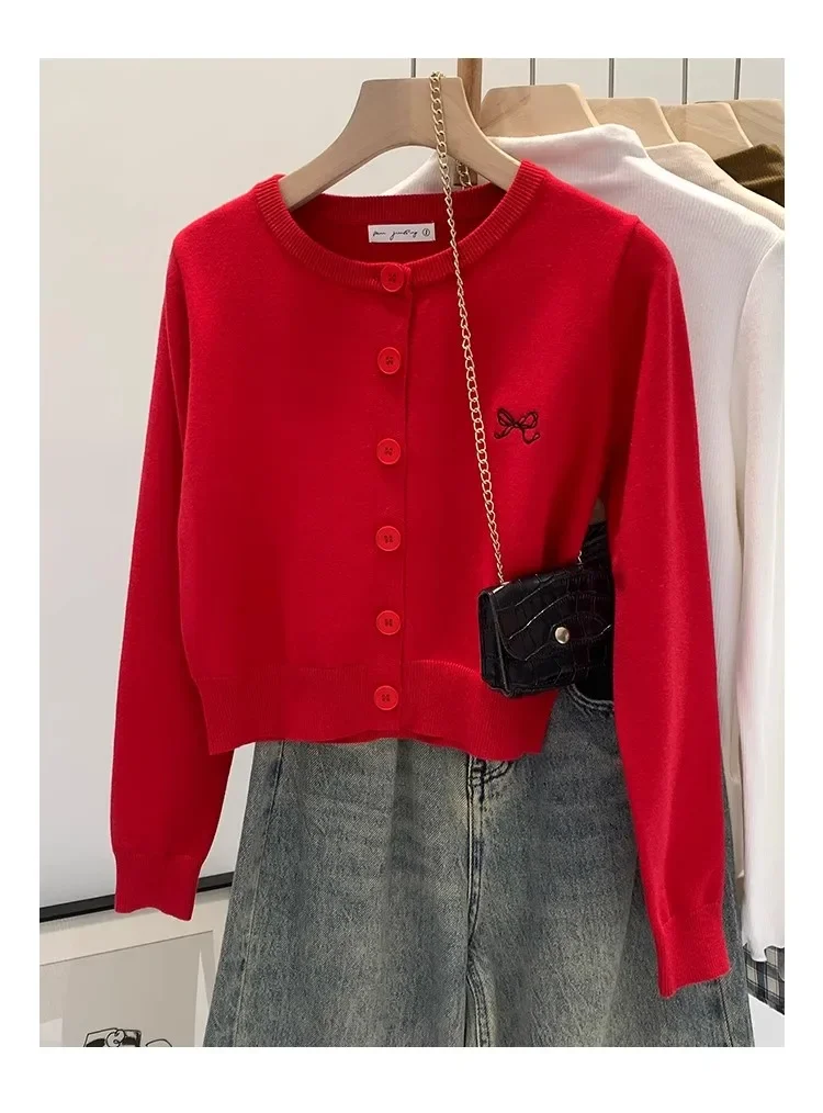 2026 Herbst Winter Damen Pullover Bestickter Schmeichelnder Strick Damen Cardigan Koreanisch Schick Einzigartiges Design Strickpullover Oberbekleidung Top – Detail 1