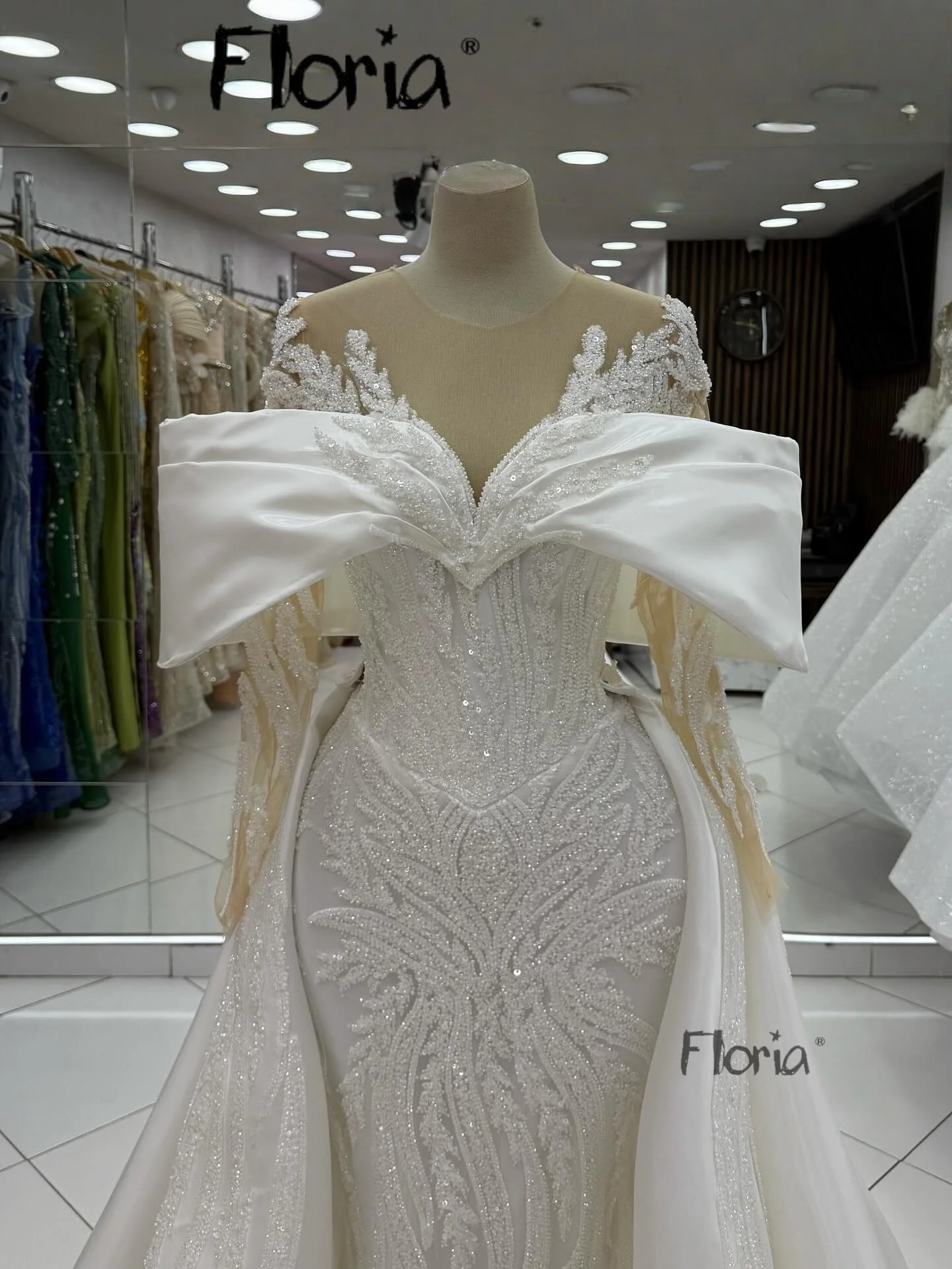 

2026 Dubai Detachable Train Wedding Dress Embroidery Beaded Long Sleeved Lace Bridal Gown Customized Vestidos De Novia Luxury