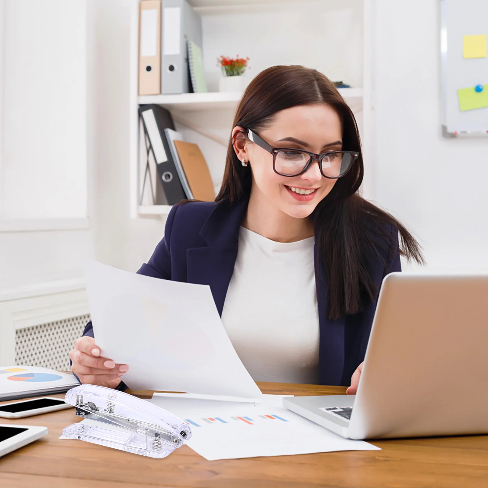 

Прозрачный пластиковый степлер серебристого цвета, портативный инструмент для переплета книг, ручная машина для сшивания бумаги для школы и офиса, для студентов