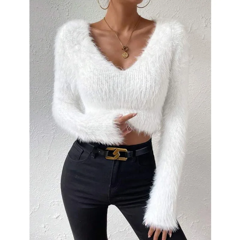 Autumn and winter 2024 new solid color V-neck slim fit and versatile plush short women\'s sweater