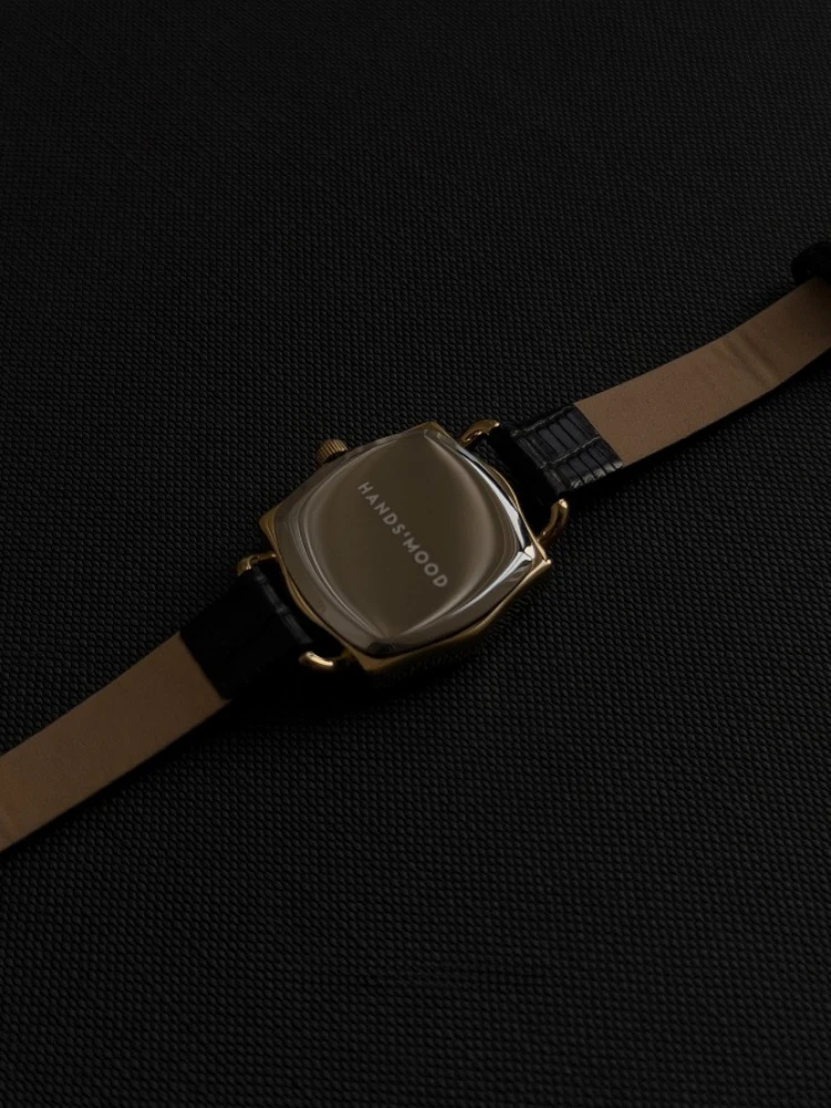 New 2026 Vintage Ladies Watches Roman Digital Creative Polygonal Pointer Waterproof Women's Quartz Wristwatches Femme Clock