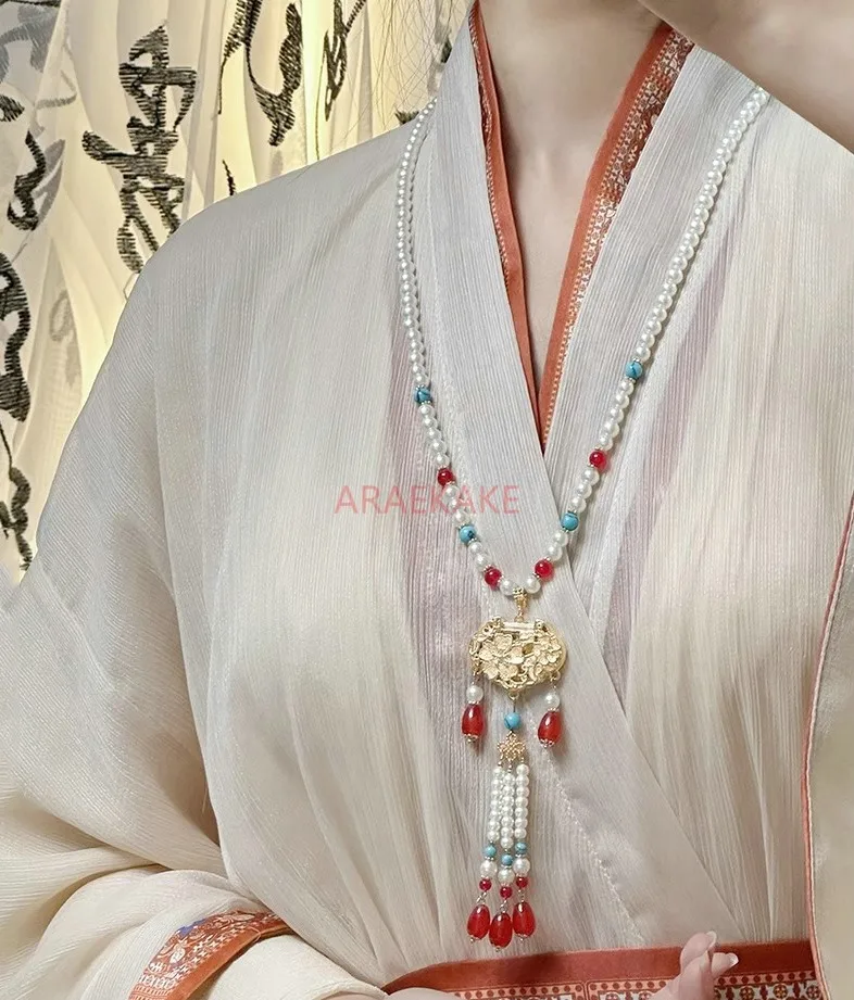 Ancient style safety lock pendant, necklace, women's new Chinese style, cloud back, tassel, horse face skirt accessories