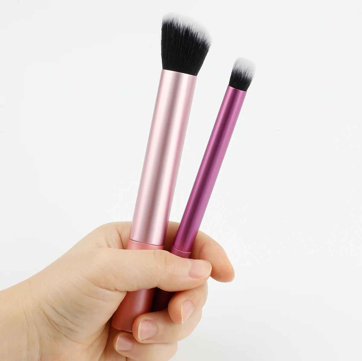 مجموعة أدوات مكياج احترافية لامعة باللون الأسود مكونة من قطعتين/مجموعة عالية الجودة بما في ذلك البودرة وأحمر الخدود والكونتور وظلال العيون وهايلايتر