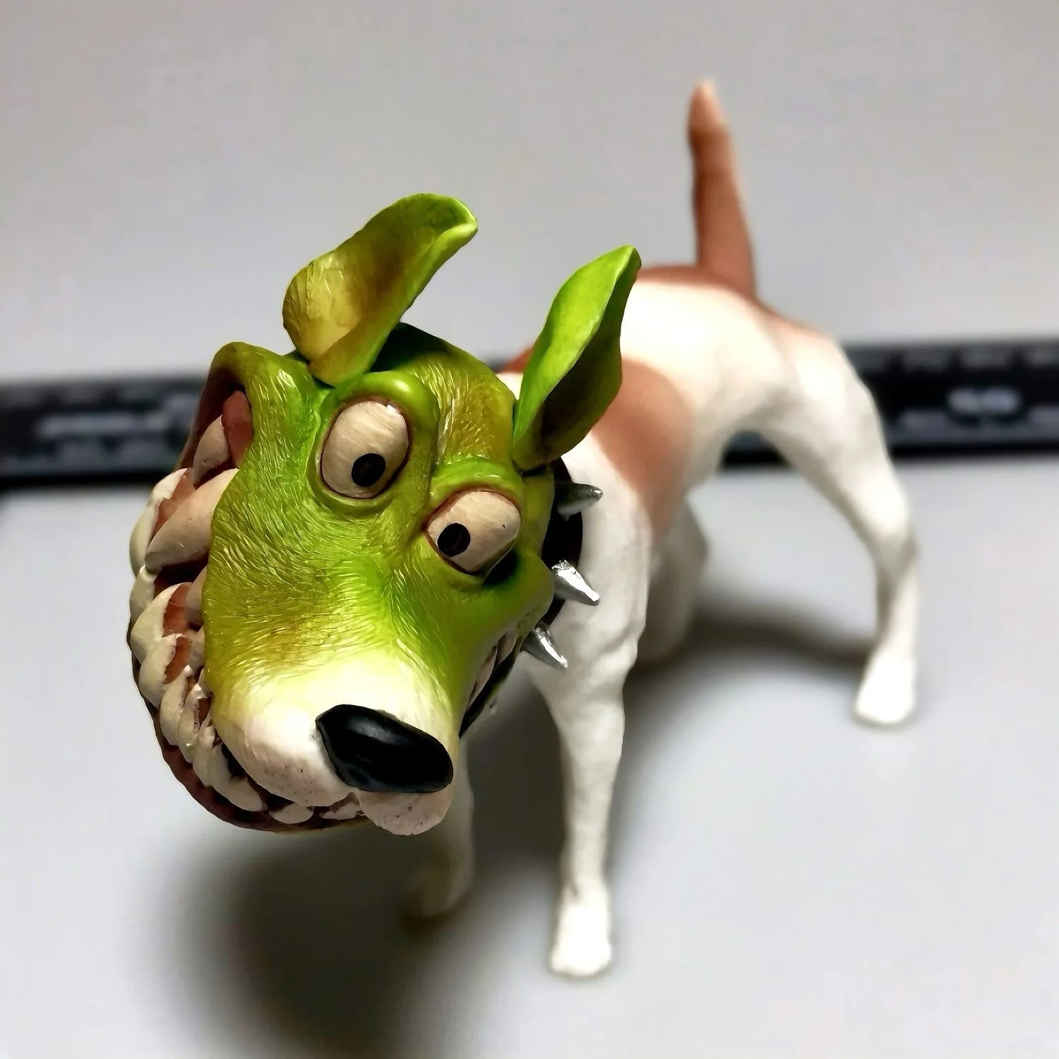 Figuras de acción de The Mask Dog de 7cm, estatua de Anime, modelo de figura de The Mask, decoración de escritorio, adornos, regalos de vacaciones para niños, juguetes
