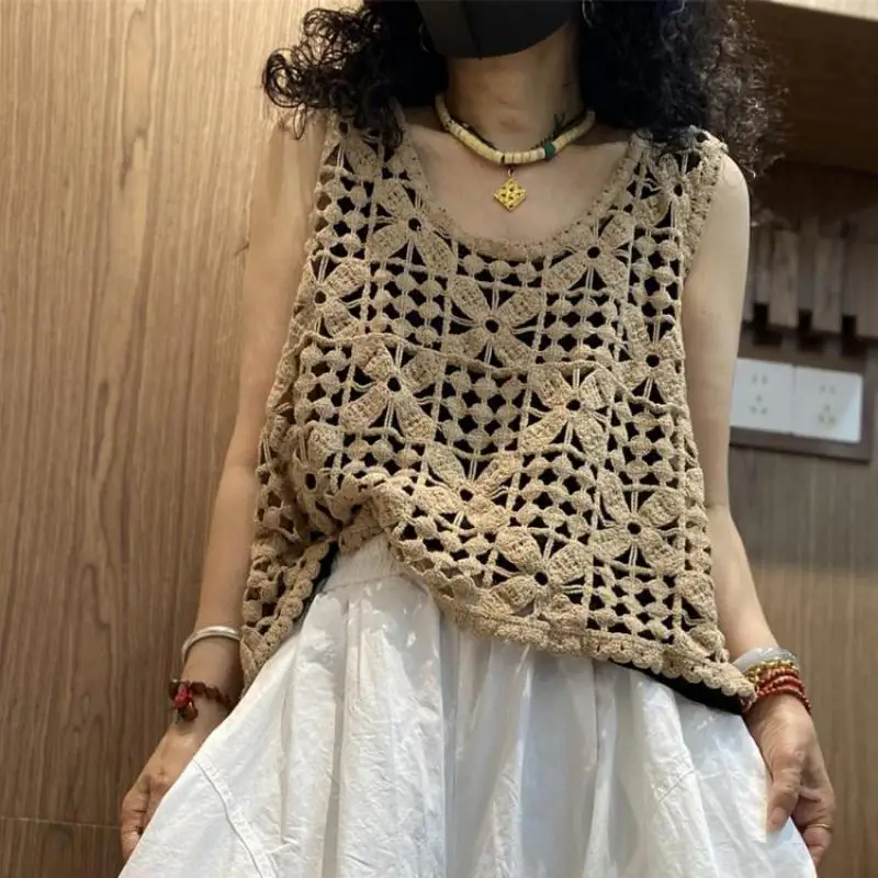 

New Arrival Summer Arts Style Women Sleeveless Casual Tank Tops High Quality Knit Hollow Out Design Vintage Tank Top Femme XT89