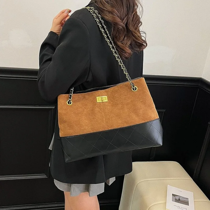 

Chic Ladies Crossbody-Bag Crafted From Microfiber Leather Featuring Classic Ireland High-End Lightweight Daily Look